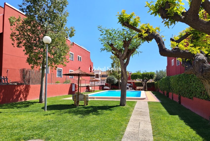 Revente - APPARTEMENT -
LOS BALCONES - LOS ALTOS - Costa Blanca
