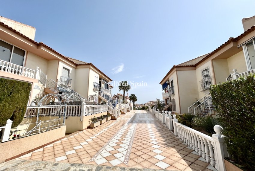 Revente - APPARTEMENT -
LOS BALCONES - LOS ALTOS - Costa Blanca