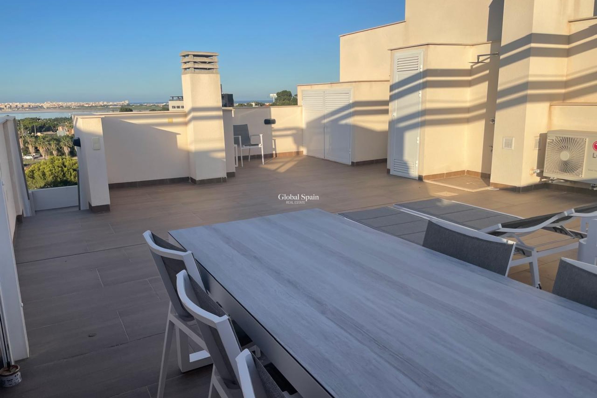 Revente - APPARTEMENT -
LOS BALCONES - LOS ALTOS - Costa Blanca