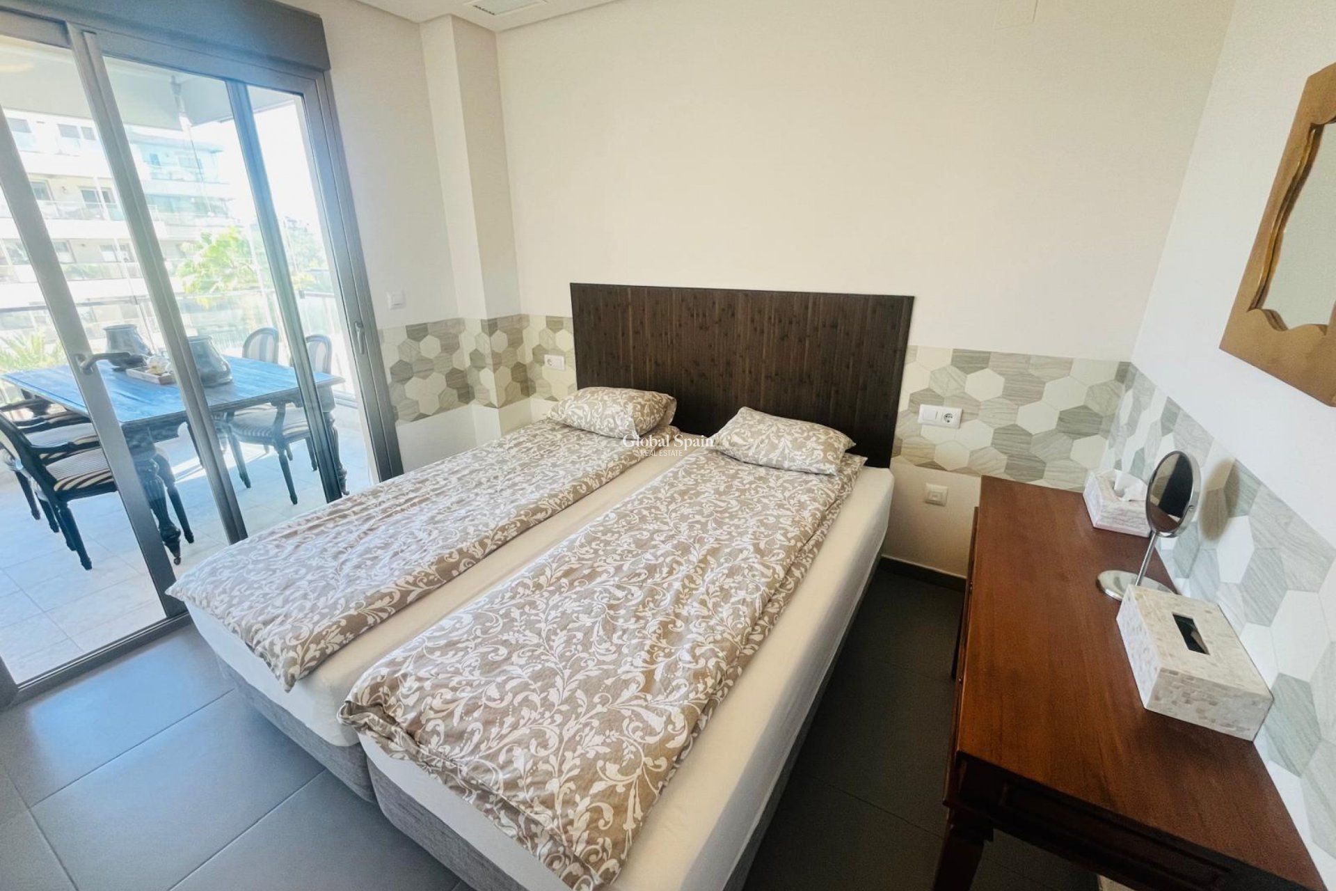 Revente - APPARTEMENT -
LOS DOLSES - Inland