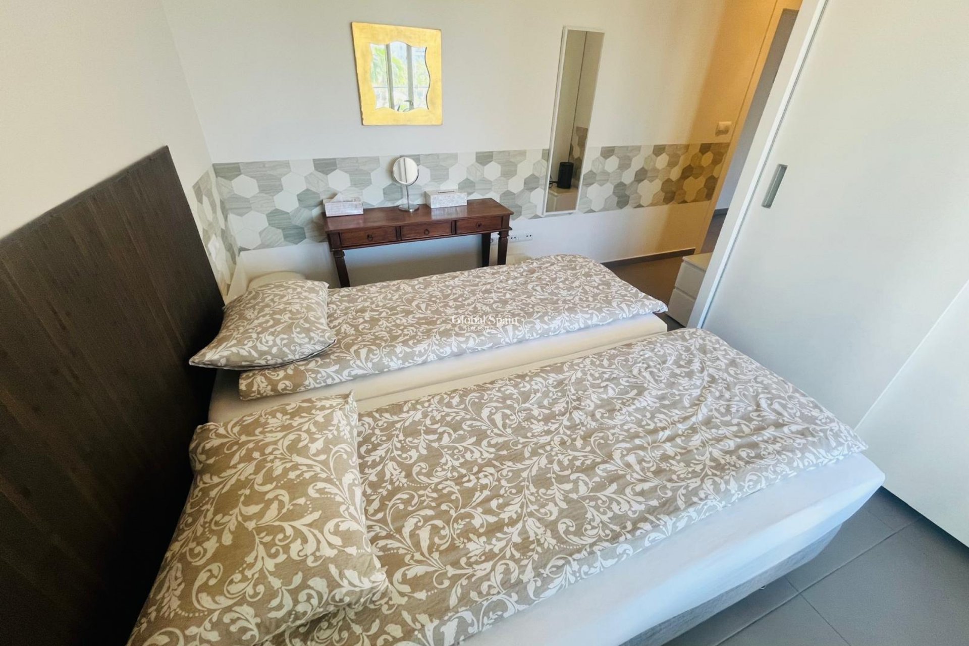 Revente - APPARTEMENT -
LOS DOLSES - Inland