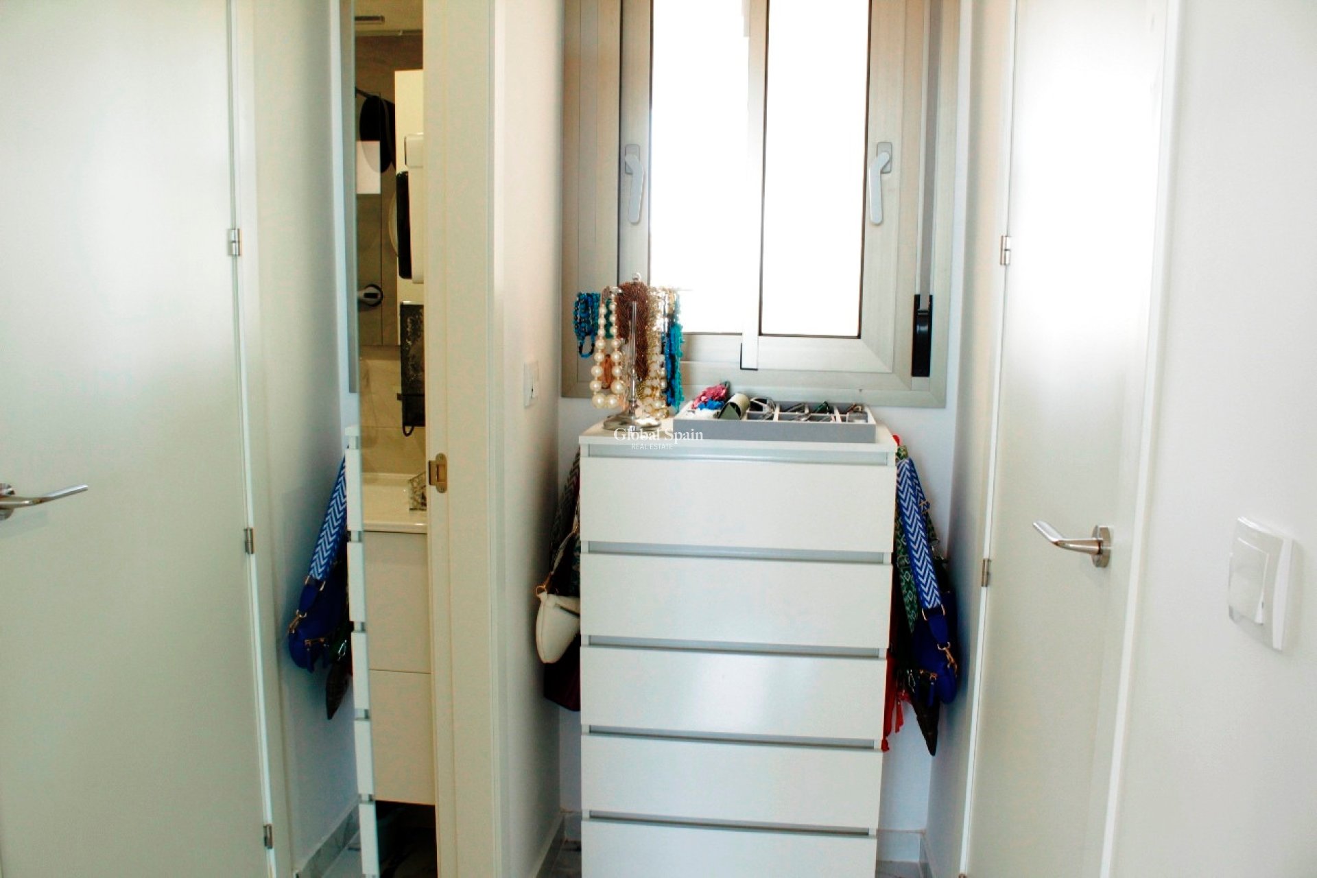 Revente - APPARTEMENT -
LOS DOLSES - Inland