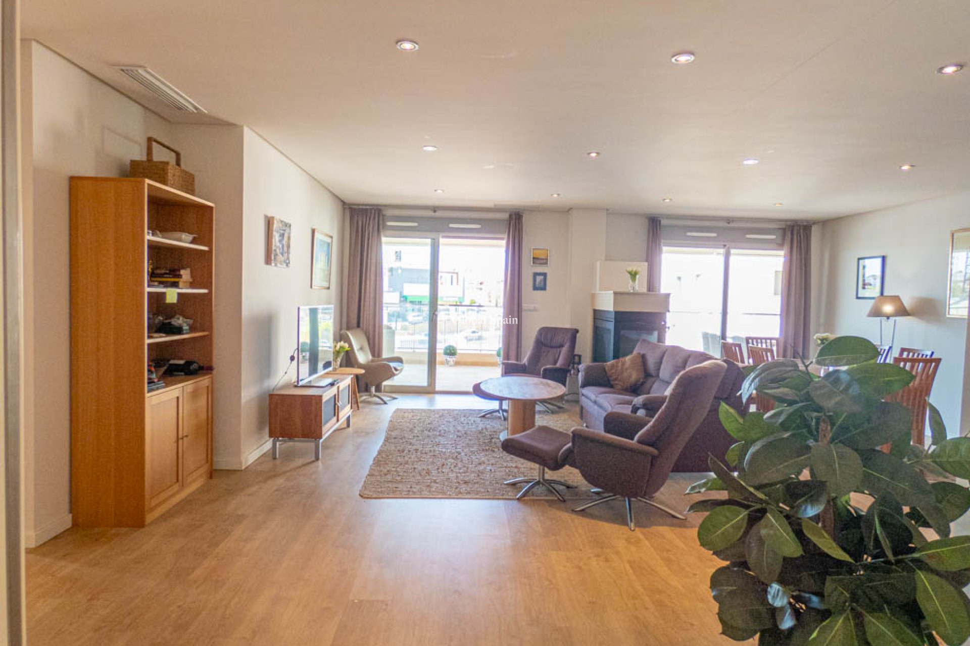 Revente - APPARTEMENT -
LOS DOLSES - Inland