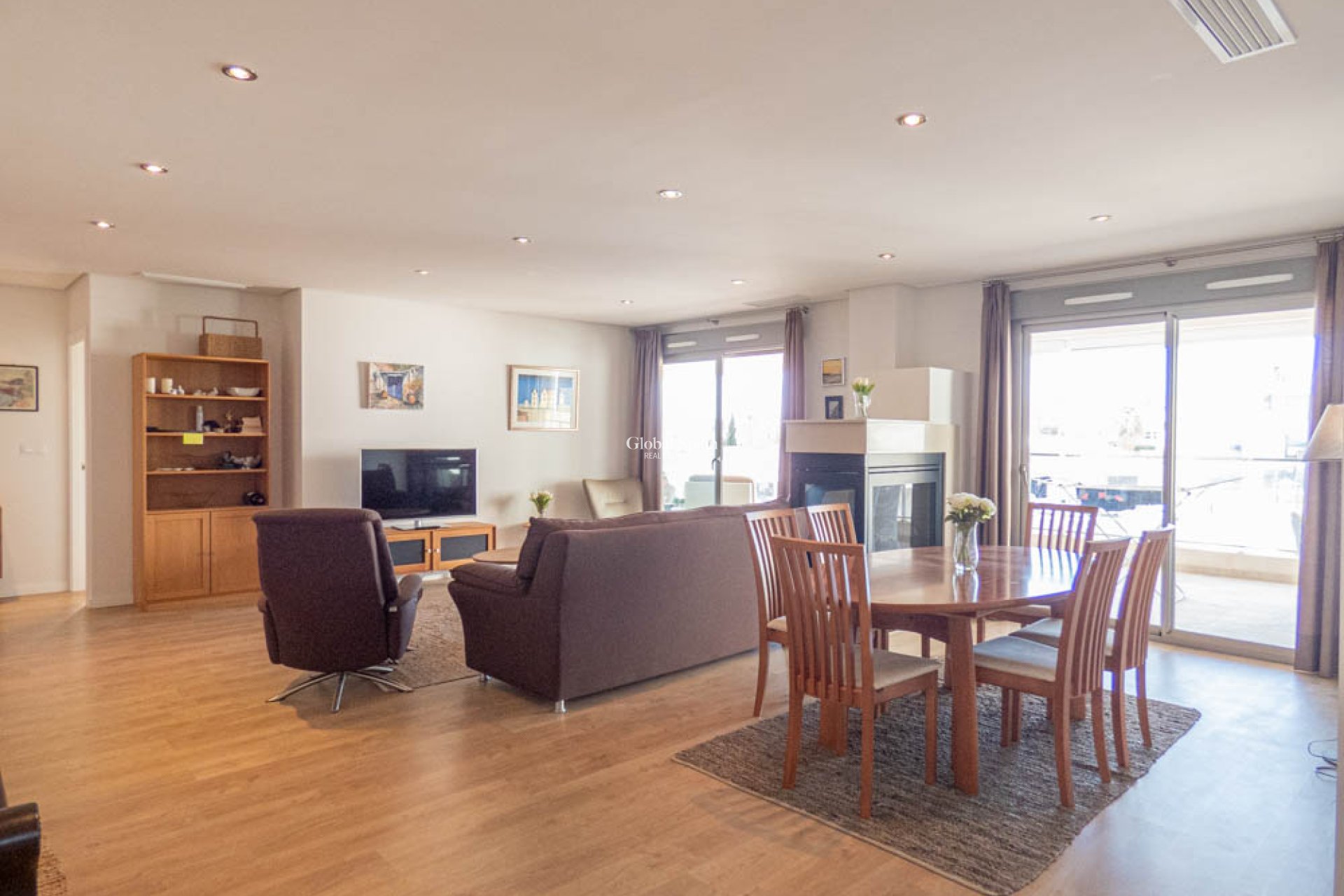 Revente - APPARTEMENT -
LOS DOLSES - Inland