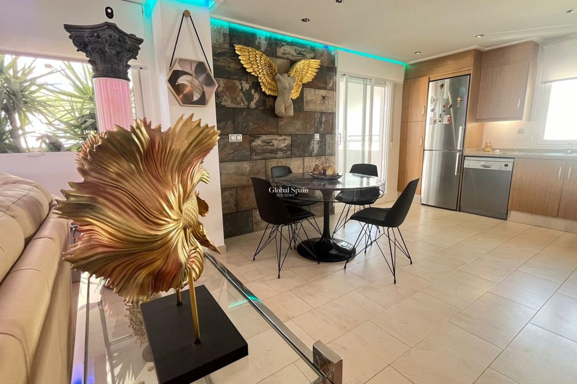 Revente - APPARTEMENT -
LOS DOLSES - Inland