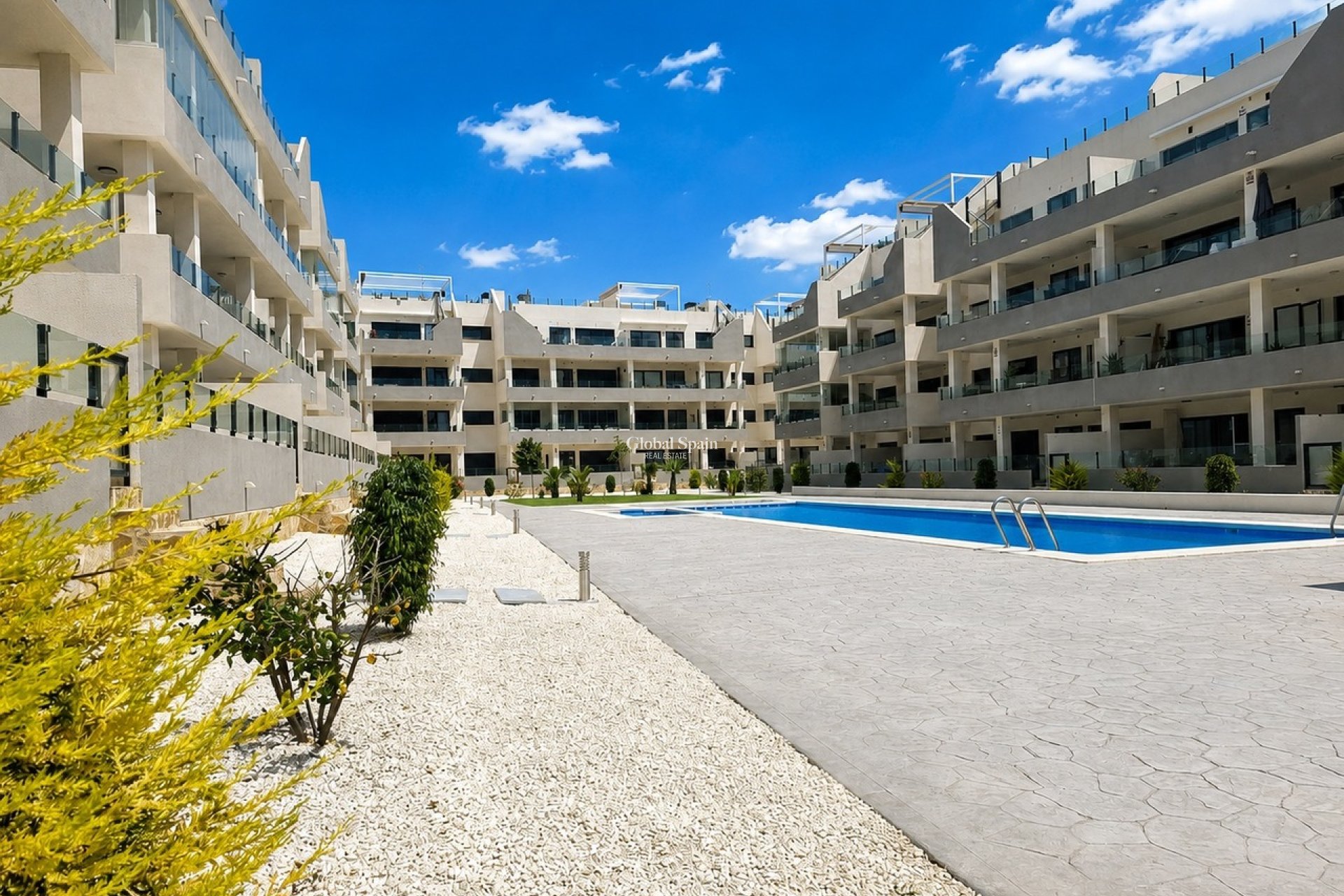 Revente - APPARTEMENT -
LOS DOLSES - Inland
