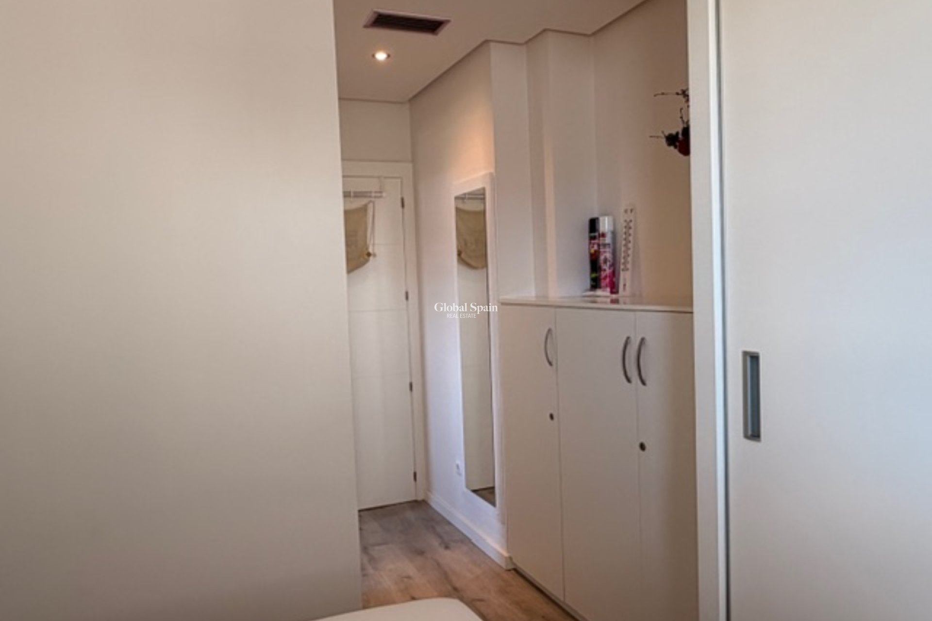 Revente - APPARTEMENT -
LOS DOLSES - Inland
