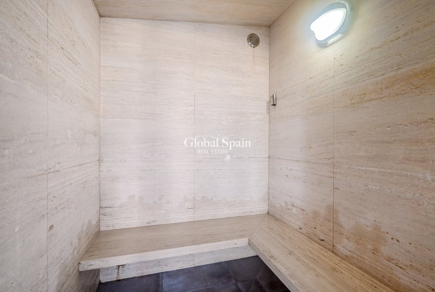 Revente - APPARTEMENT -
LOS DOLSES - Inland