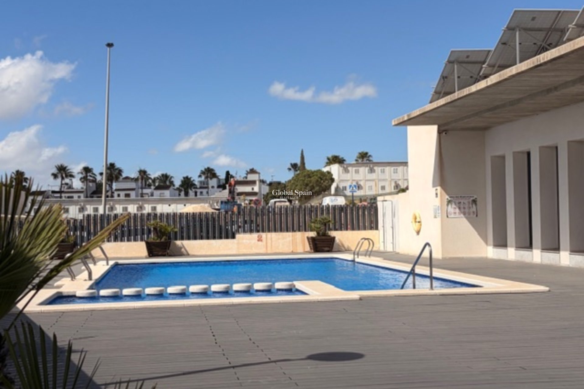 Revente - APPARTEMENT -
LOS DOLSES - Inland
