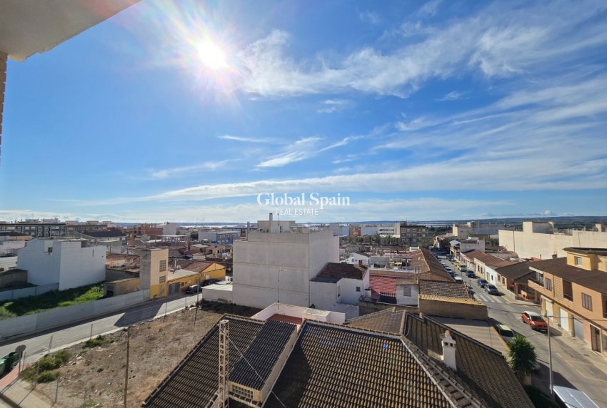 Revente - APPARTEMENT -
LOS MONTESINOS - Costa Blanca