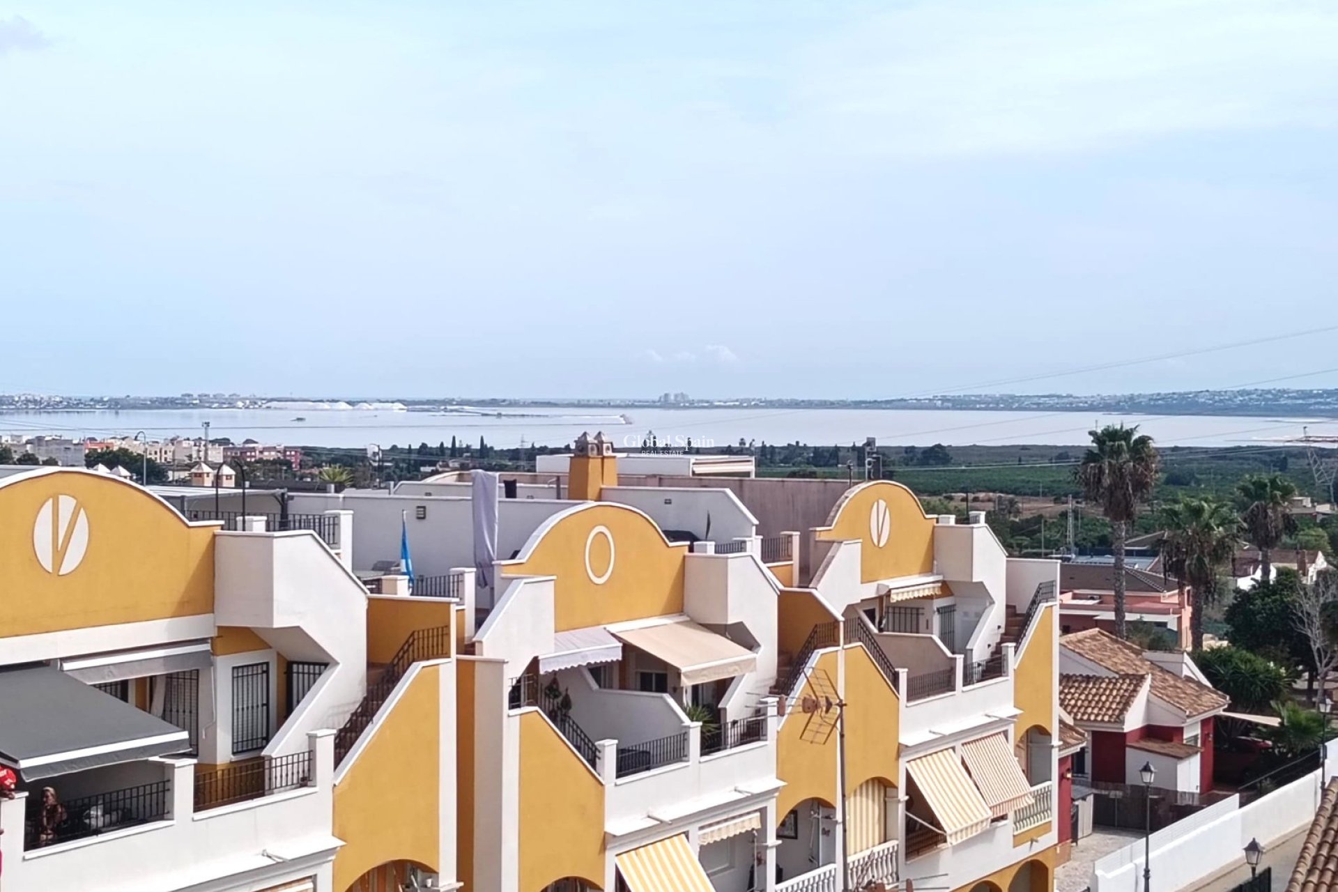 Revente - APPARTEMENT -
LOS MONTESINOS - Urbanizacion montesol