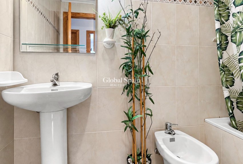 Revente - APPARTEMENT -
MIL PALMERAS  - Costa Blanca