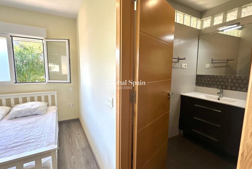 Revente - APPARTEMENT -
ORIHUELA COSTA - Altos de campoamor