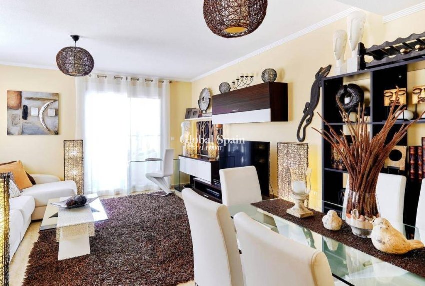 Revente - APPARTEMENT -
ORIHUELA COSTA - Altos de campoamor