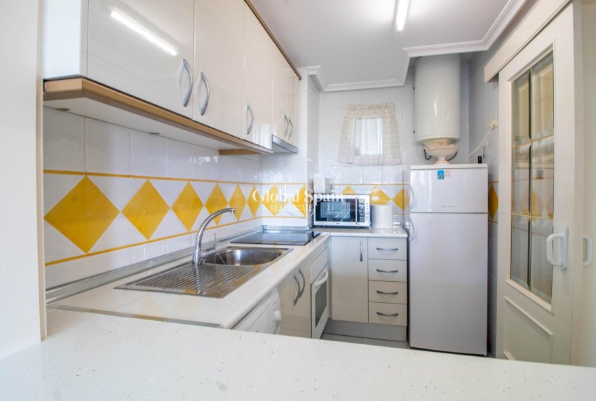 Revente - APPARTEMENT -
ORIHUELA COSTA - Altos de Campoamor