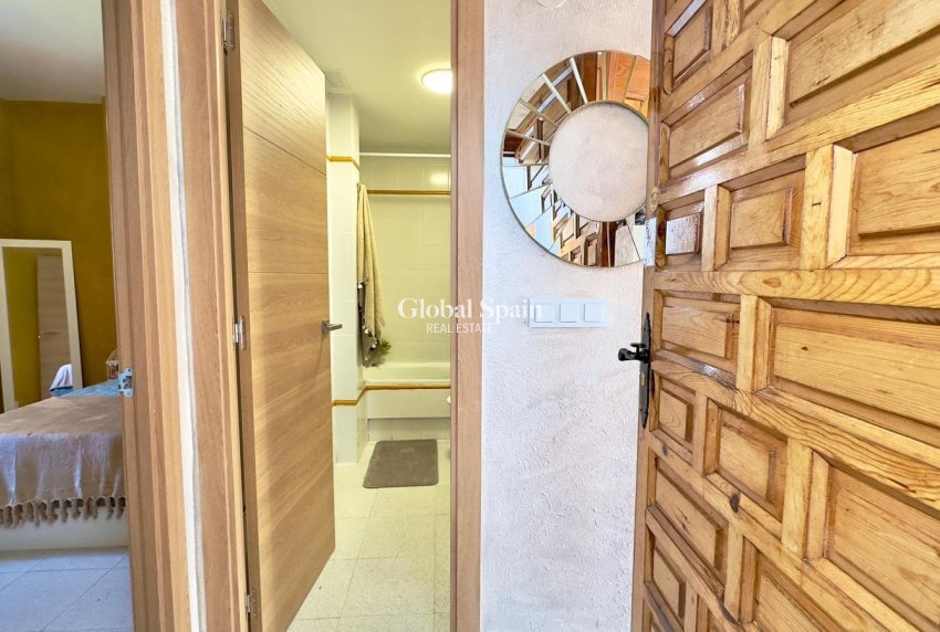 Revente - APPARTEMENT -
ORIHUELA COSTA - CABO ROIG