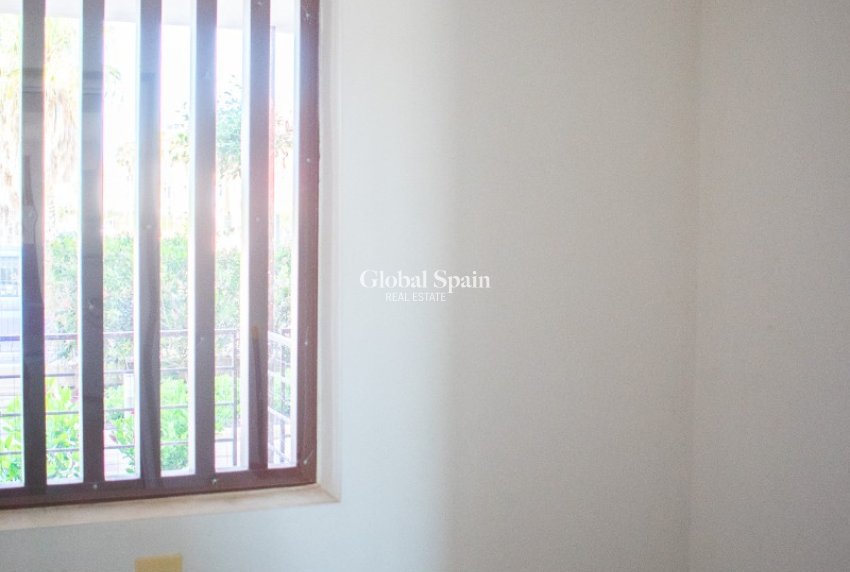 Revente - APPARTEMENT -
ORIHUELA COSTA - CABO ROIG