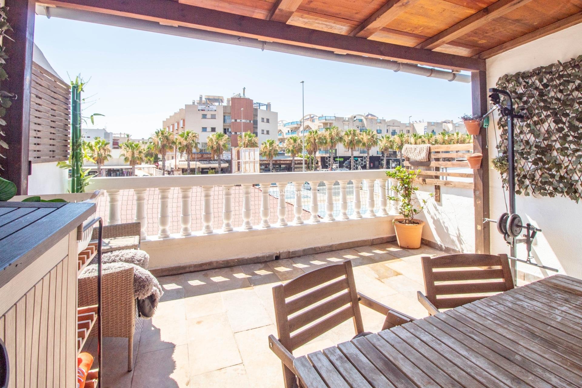 Revente - APPARTEMENT -
ORIHUELA COSTA - CABO ROIG