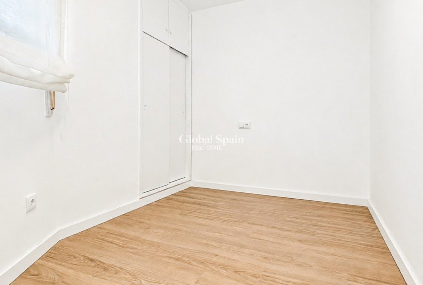 Revente - APPARTEMENT -
ORIHUELA COSTA - CABO ROIG