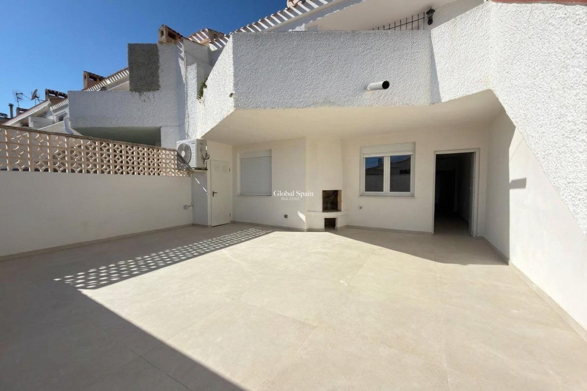Revente - APPARTEMENT -
ORIHUELA COSTA - CABO ROIG
