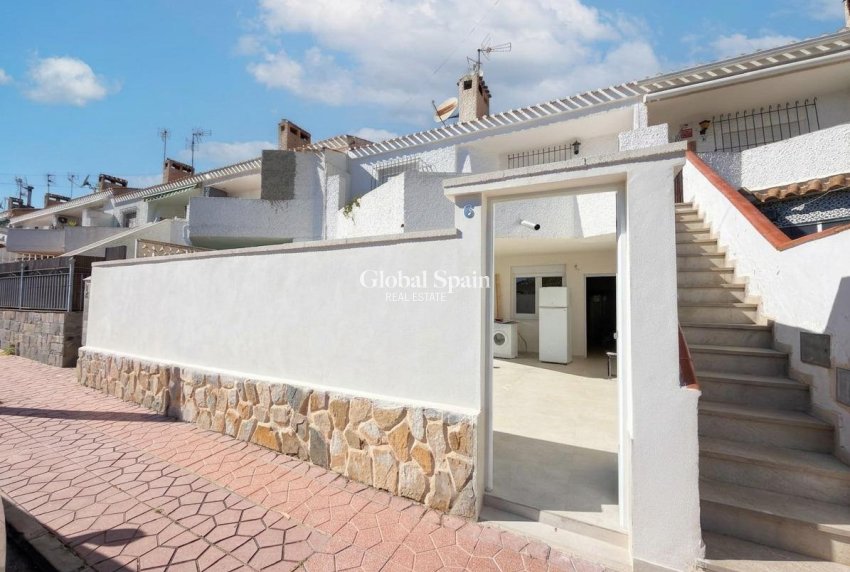Revente - APPARTEMENT -
ORIHUELA COSTA - CABO ROIG
