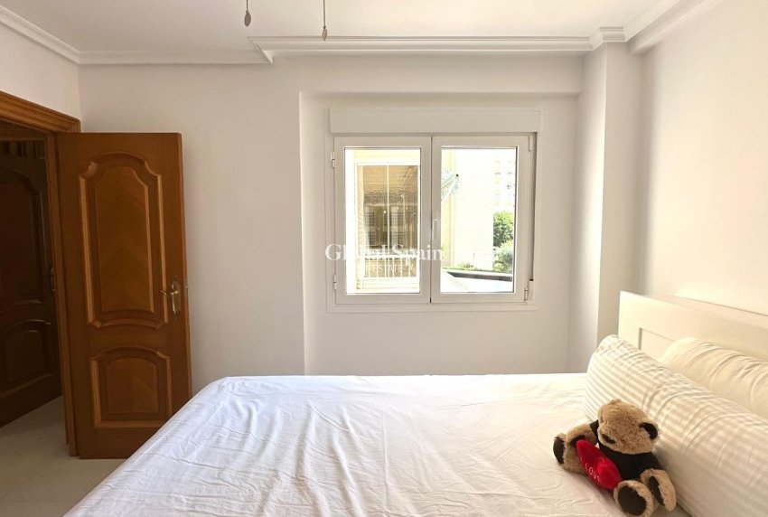 Revente - APPARTEMENT -
ORIHUELA COSTA - CAMPOAMOR