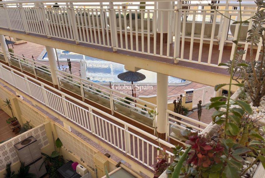 Revente - APPARTEMENT -
ORIHUELA COSTA - CAMPOAMOR