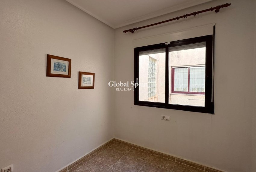 Revente - APPARTEMENT -
ORIHUELA COSTA - CAMPOAMOR