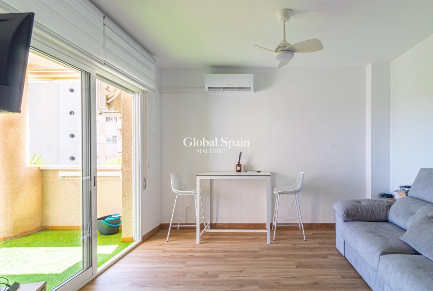Revente - APPARTEMENT -
ORIHUELA COSTA - CAMPOAMOR