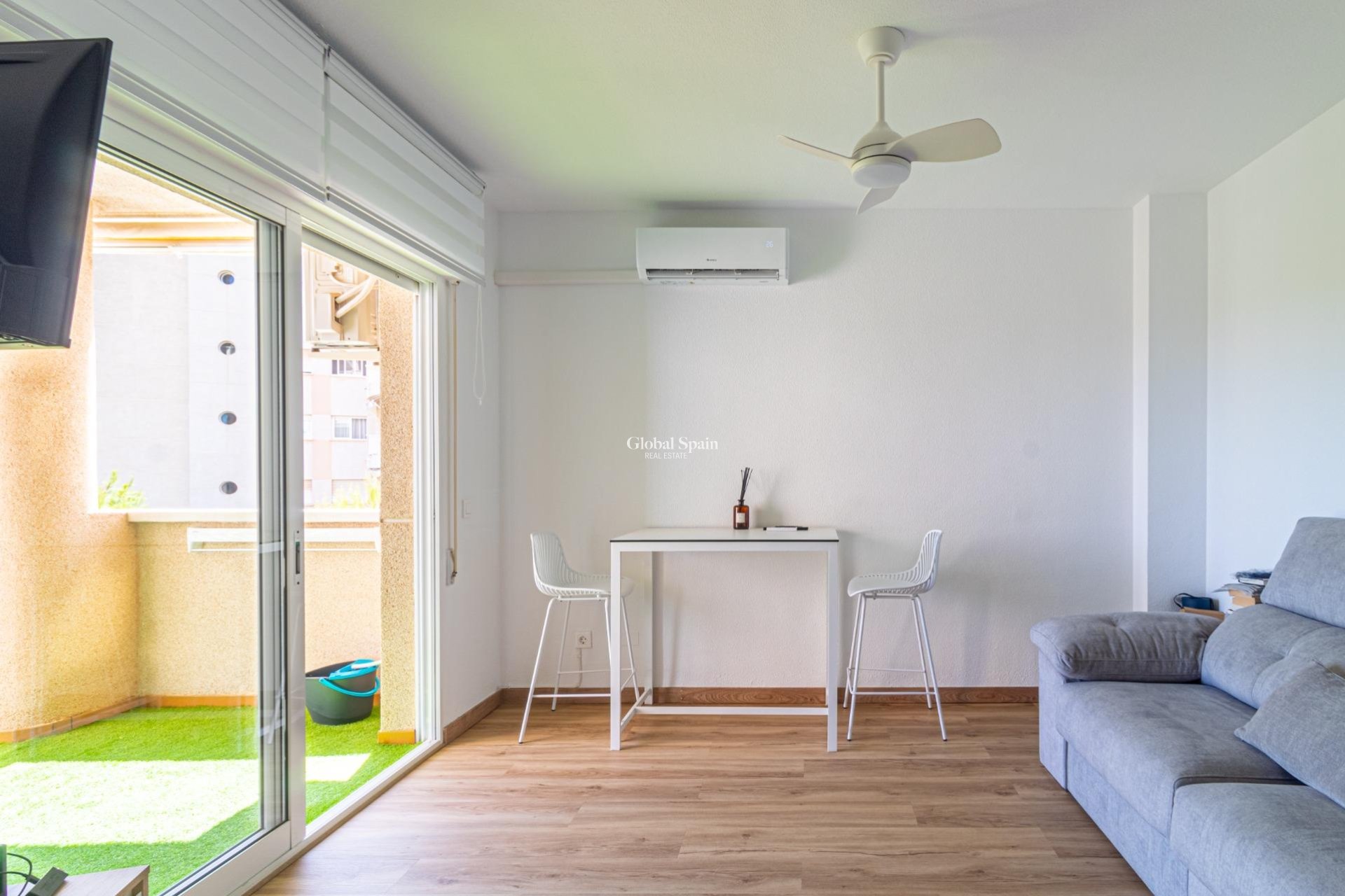 Revente - APPARTEMENT -
ORIHUELA COSTA - CAMPOAMOR