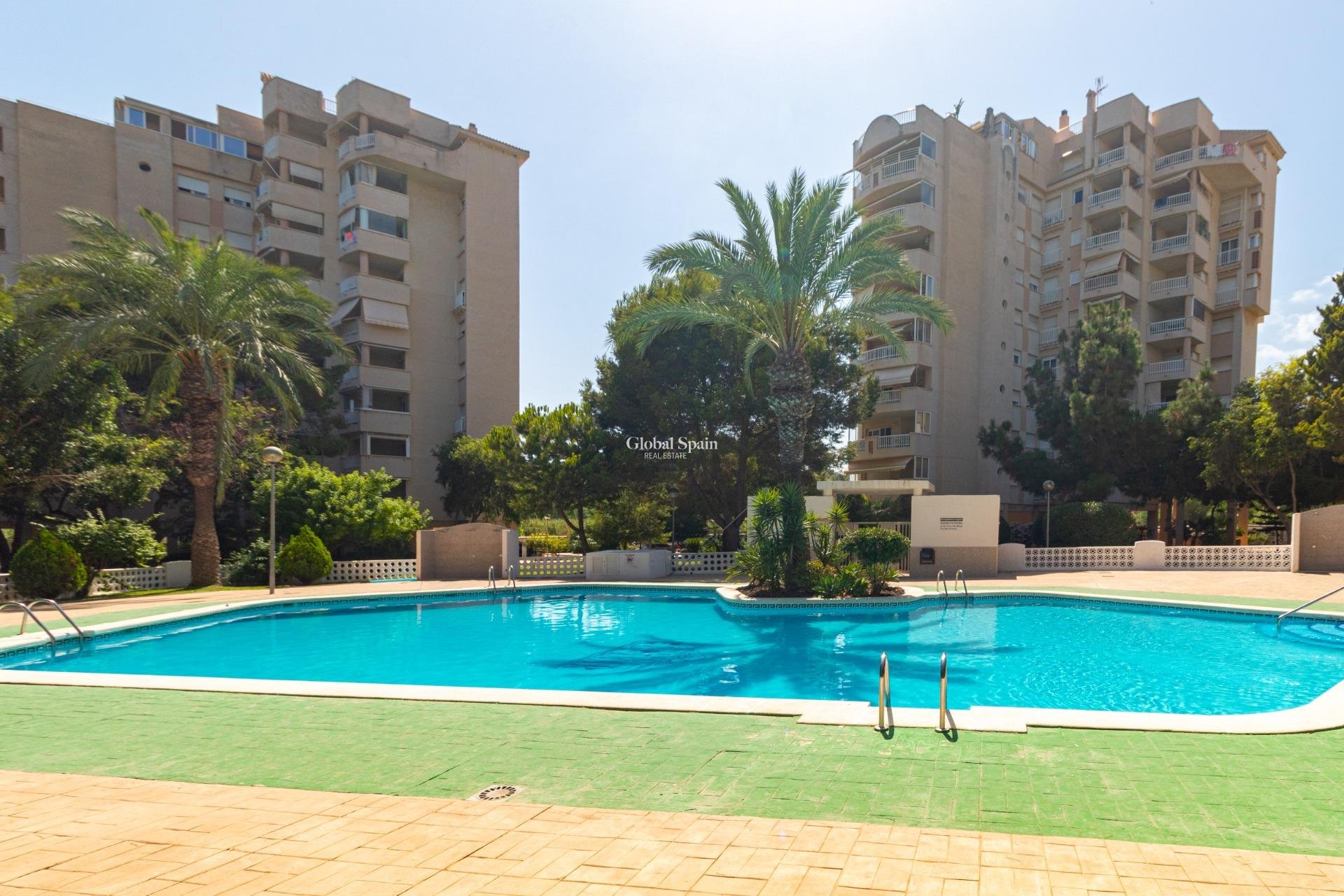 Revente - APPARTEMENT -
ORIHUELA COSTA - CAMPOAMOR
