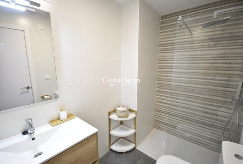 Revente - APPARTEMENT -
ORIHUELA COSTA - CAMPOAMOR