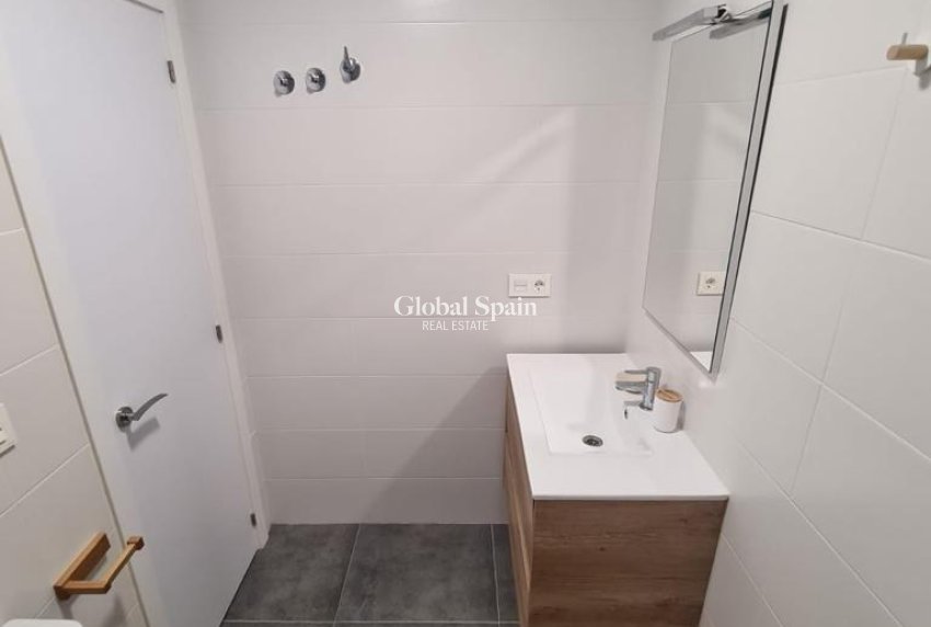 Revente - APPARTEMENT -
ORIHUELA COSTA - CAMPOAMOR