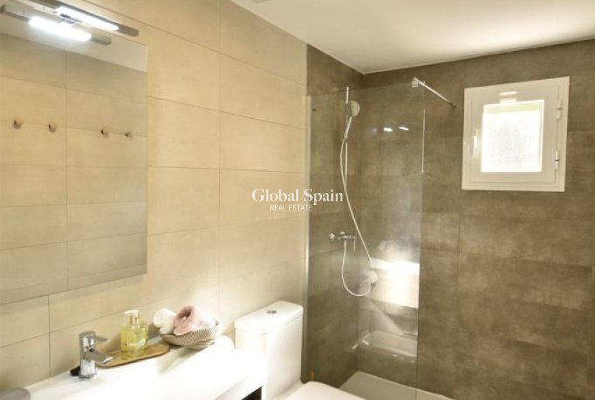 Revente - APPARTEMENT -
ORIHUELA COSTA - CAMPOAMOR
