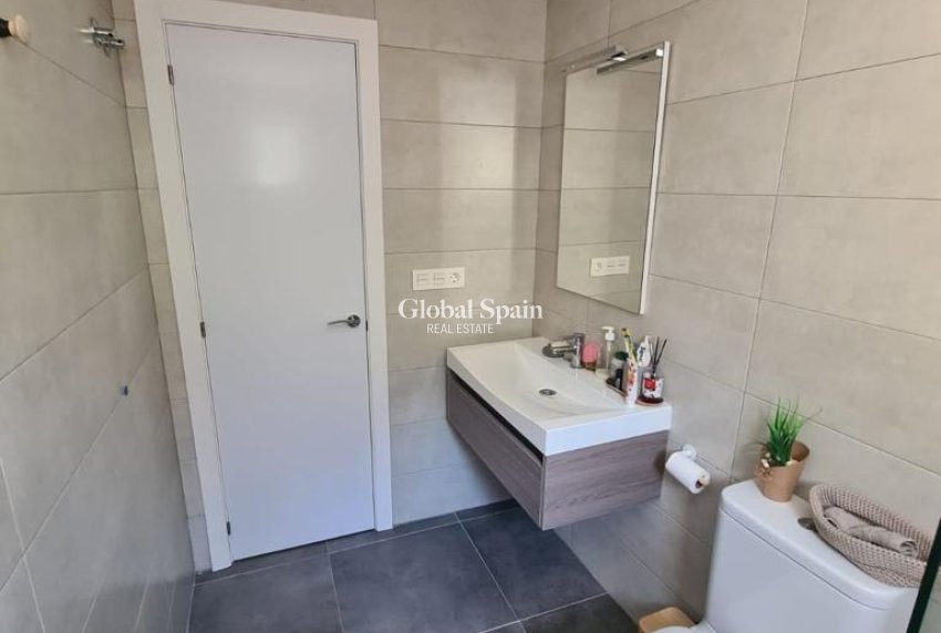 Revente - APPARTEMENT -
ORIHUELA COSTA - CAMPOAMOR