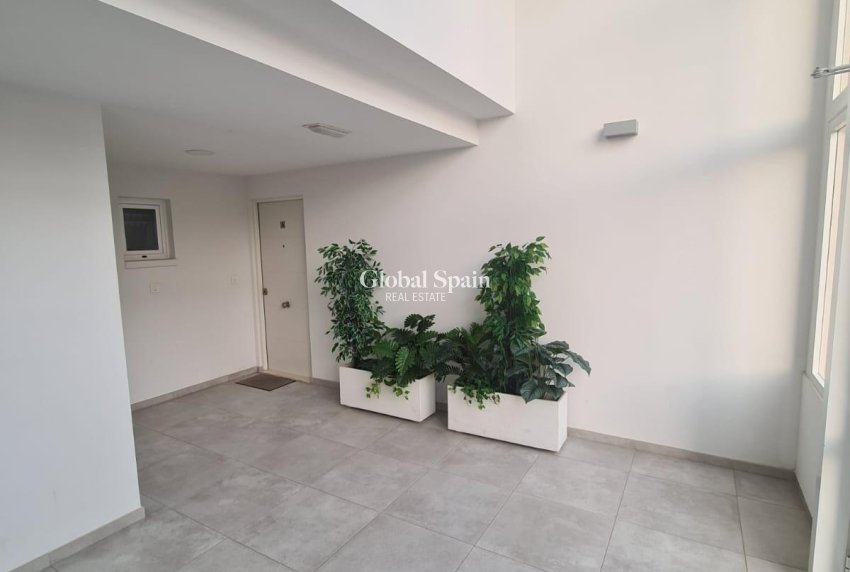 Revente - APPARTEMENT -
ORIHUELA COSTA - CAMPOAMOR