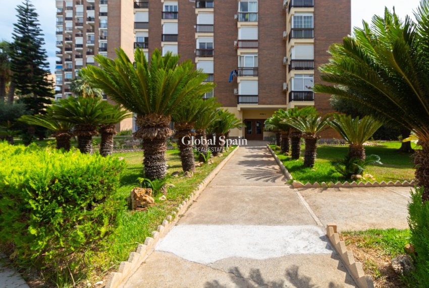 Revente - APPARTEMENT -
ORIHUELA COSTA - CAMPOAMOR