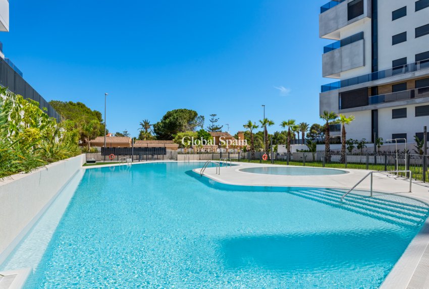 Revente - Appartement -
ORIHUELA COSTA - CAMPOAMOR