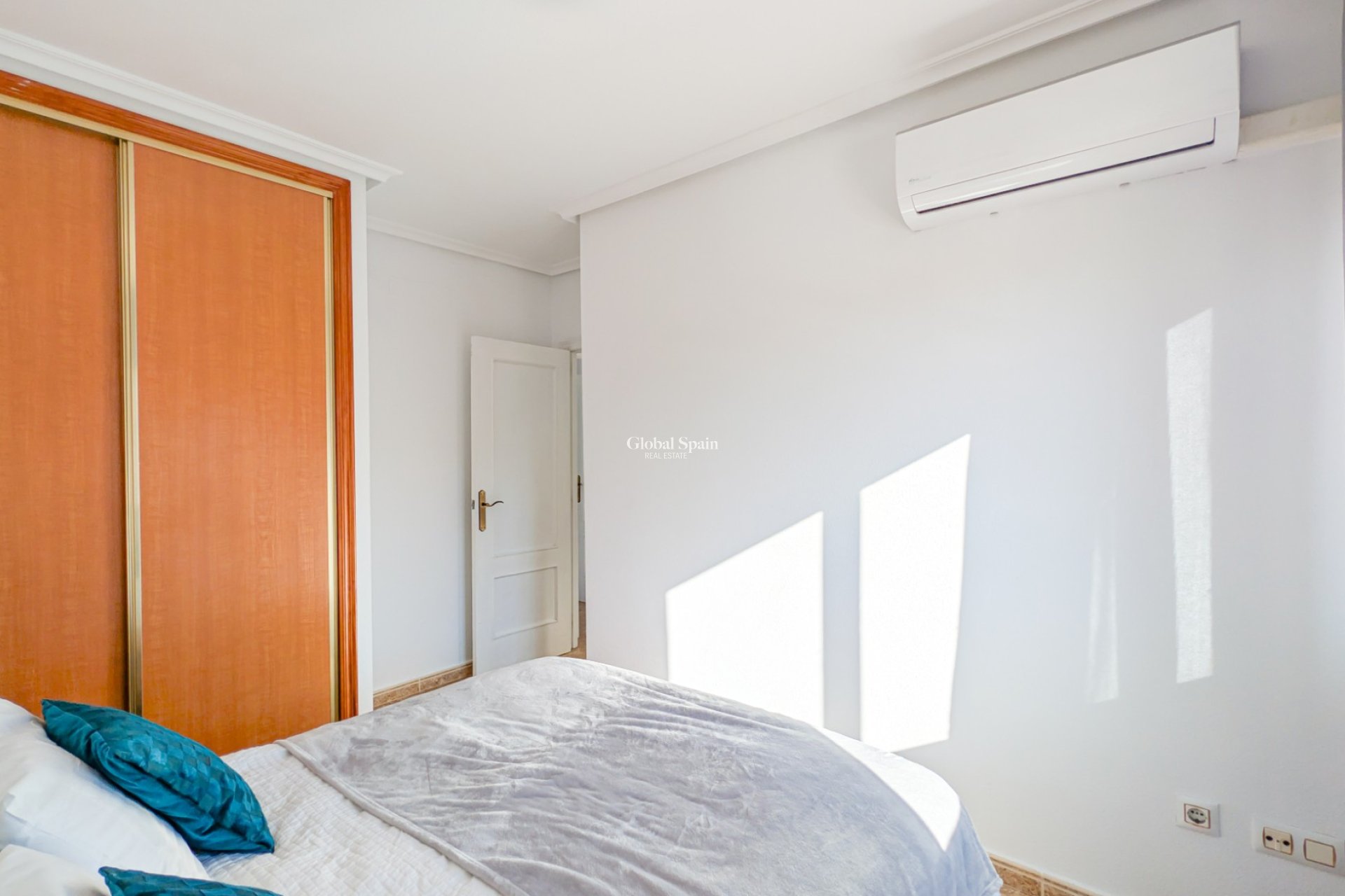 Revente - APPARTEMENT -
ORIHUELA COSTA - Costa Blanca