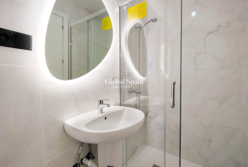 Revente - APPARTEMENT -
ORIHUELA COSTA - Costa Blanca