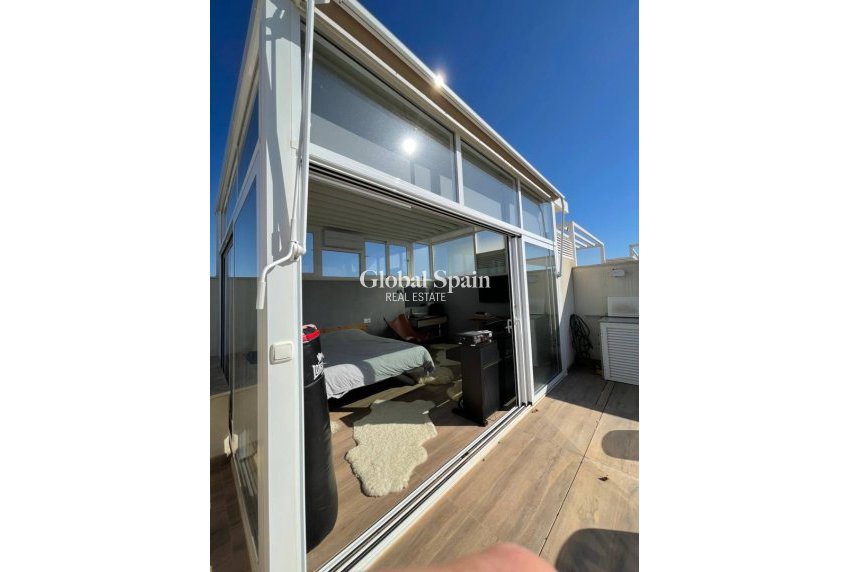 Revente - APPARTEMENT -
ORIHUELA COSTA - Costa Blanca