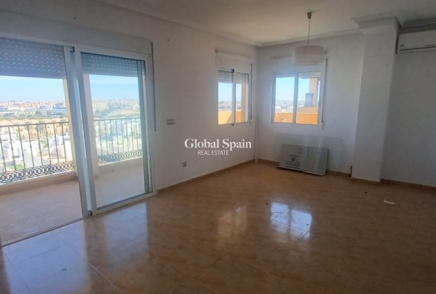 Revente - APPARTEMENT -
ORIHUELA COSTA - Costa Blanca