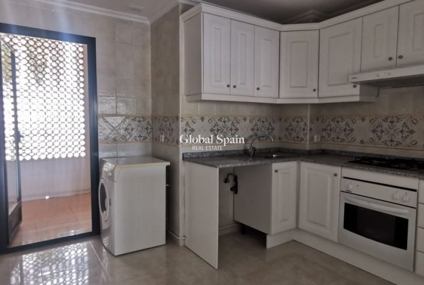Revente - APPARTEMENT -
ORIHUELA COSTA - Costa Blanca