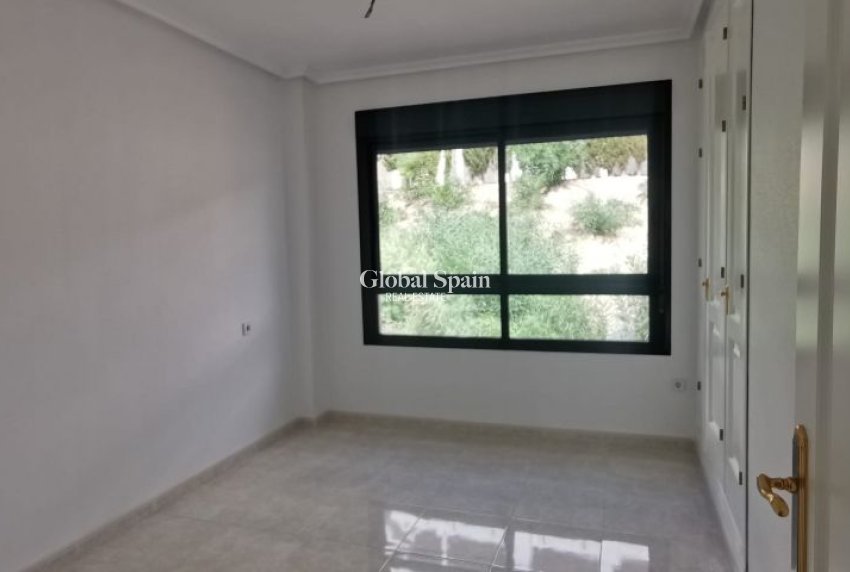 Revente - APPARTEMENT -
ORIHUELA COSTA - Costa Blanca
