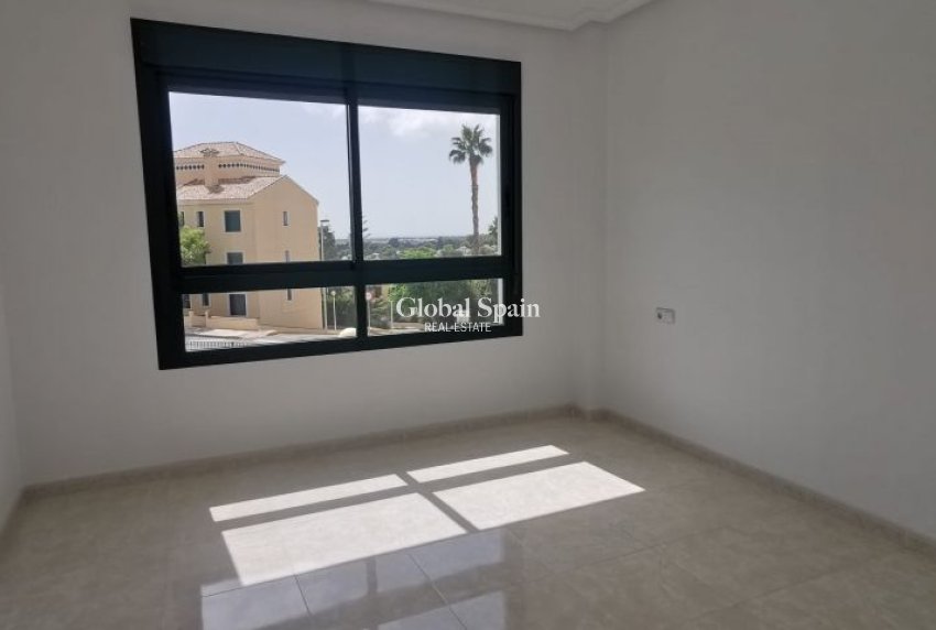 Revente - APPARTEMENT -
ORIHUELA COSTA - Costa Blanca