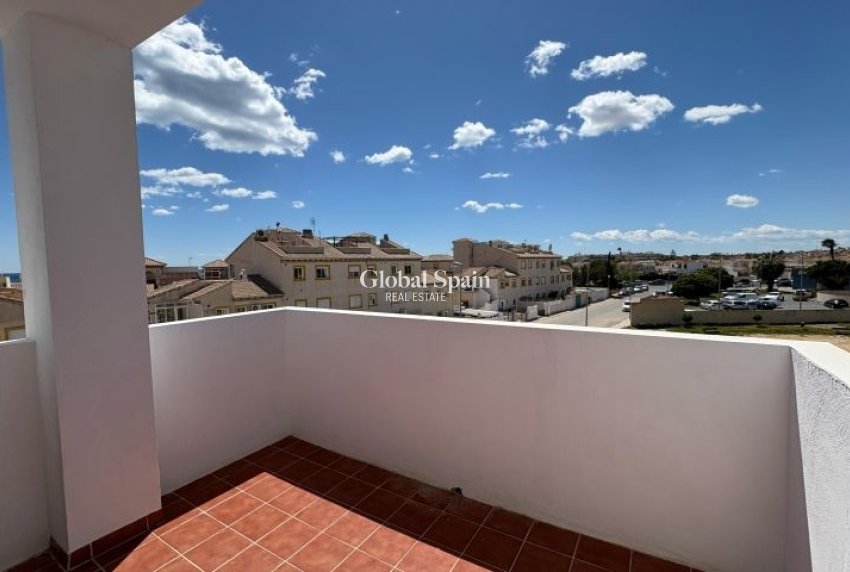 Revente - APPARTEMENT -
ORIHUELA COSTA - Costa Blanca