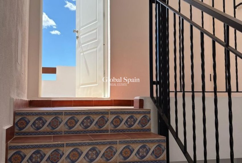 Revente - APPARTEMENT -
ORIHUELA COSTA - Costa Blanca