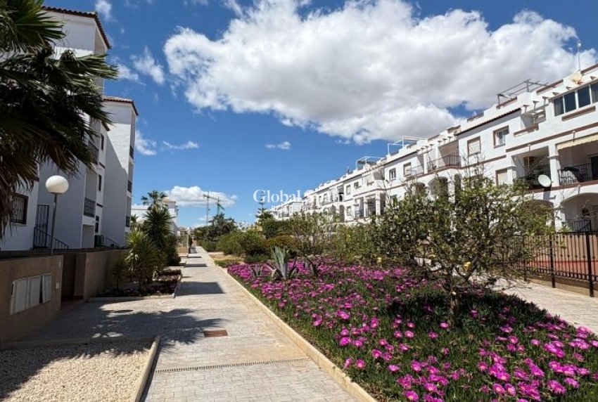 Revente - APPARTEMENT -
ORIHUELA COSTA - Costa Blanca
