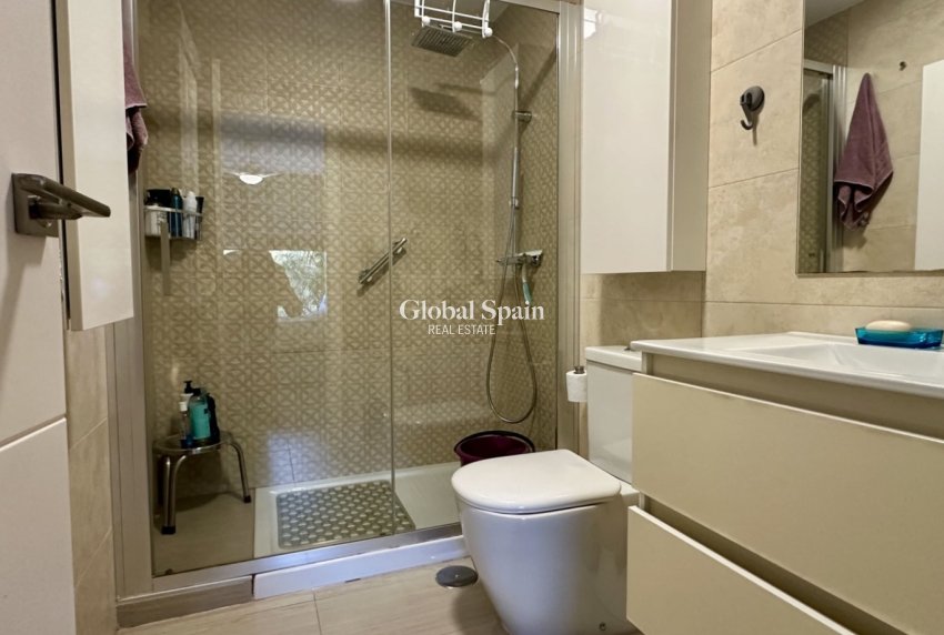 Revente - APPARTEMENT -
ORIHUELA COSTA - Costa Blanca