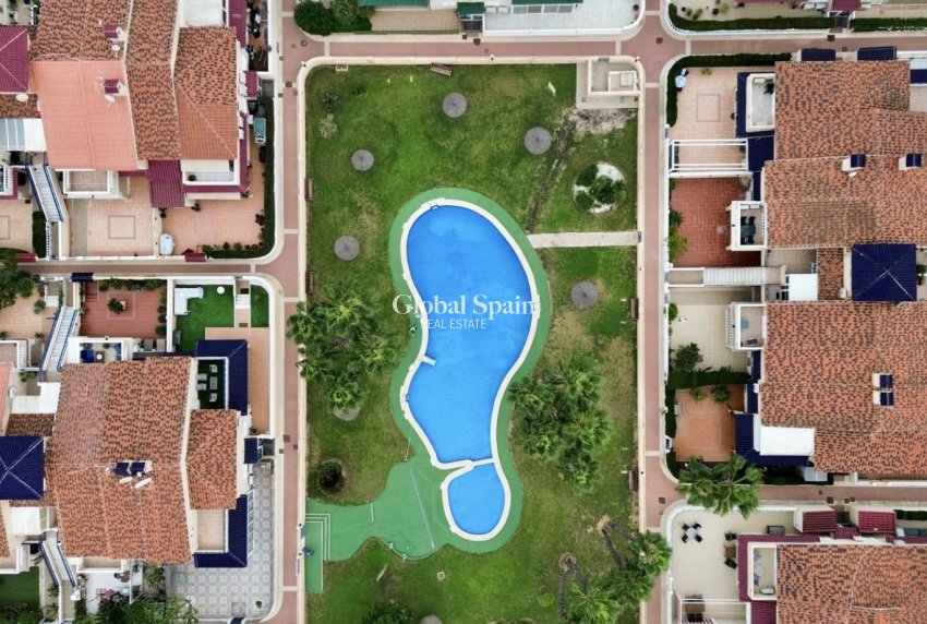 Revente - APPARTEMENT -
ORIHUELA COSTA - Costa Blanca